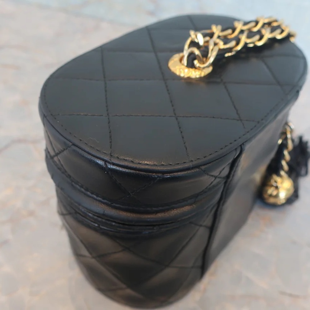 Authentic CHANEL vintage mini vanity bucket 24k gold black lambskin leather bag - Picture 6 of 14